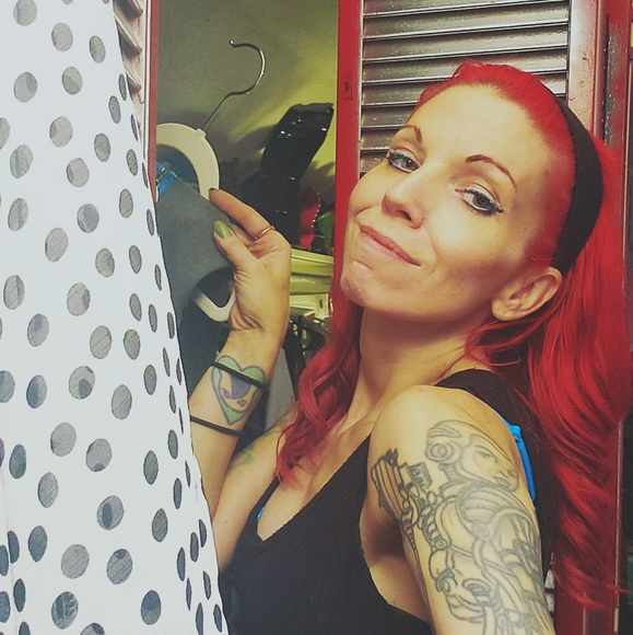 Meet your Posher, Kelly - Picture 2 of 8